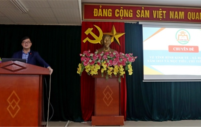 Thị xã Sơn Tây tổ chức hội nghị cập nhật thông tin tuyên truyền nhiệm vụ chính trị 