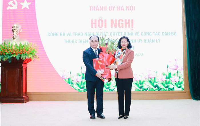 Công bố các quyết định về công tác cán bộ của Ban Thường vụ Thành uỷ tại huyện Đông Anh 