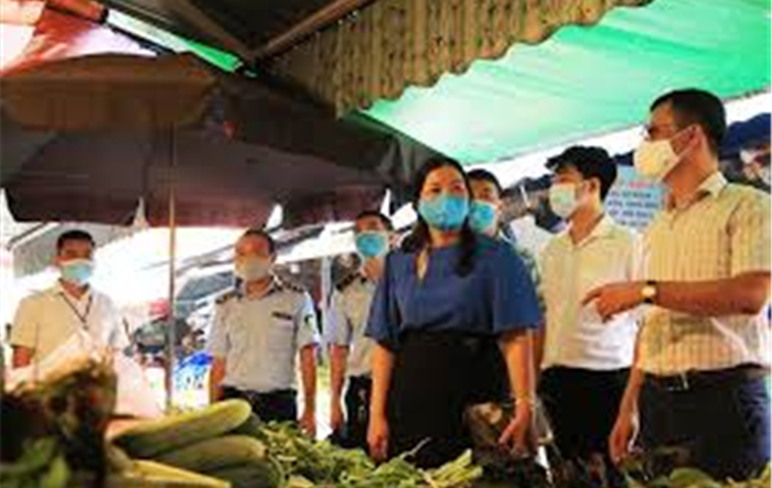 Hà Nội triển khai Đề án Quản lý các cơ sở sản xuất, kinh doanh thực phẩm trong chợ