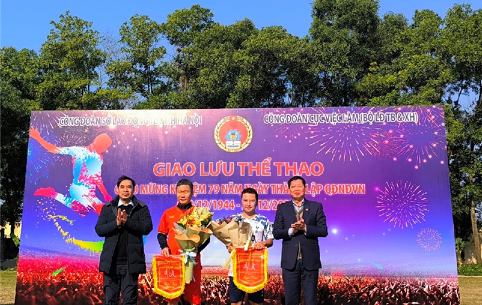 Giao lưu thể thao kỷ niệm 79 năm Ngày thành lập Quân đội nhân dân Việt Nam 