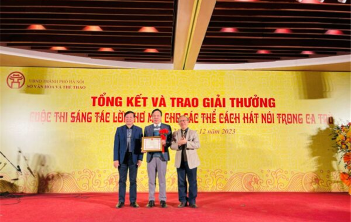 Trao thưởng Cuộc thi sáng tác lời thơ mới cho các thể cách hát nói trong Ca trù