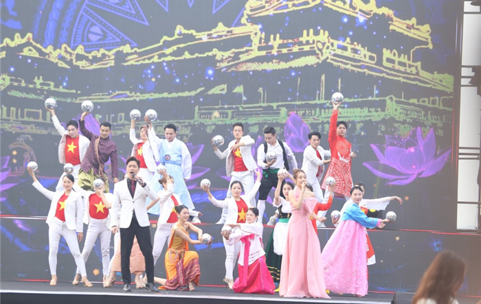 Tưng bừng khai mạc Festival Thanh niên Quốc tế 2023