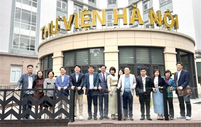 Đoàn Nghị sĩ Quốc hội Hàn Quốc tham quan Thư viện Hà Nội