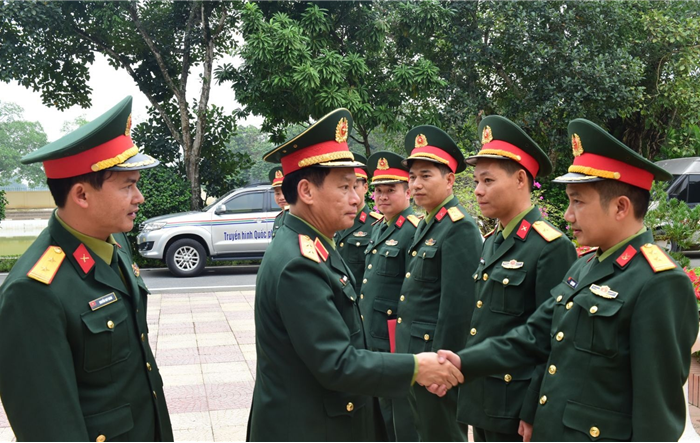 Chính uỷ Bộ Tư lệnh Thủ đô: Thăm, động viên quân nhân chuyên nghiệp tuyển dụng năm 2023 