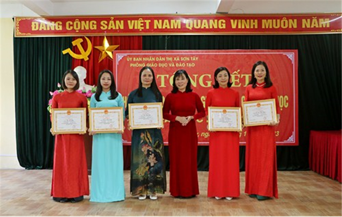 Tổng kết và trao giải Hội thi giáo viên dạy giỏi thị xã Sơn Tây cấp tiểu học năm học 2023-2024