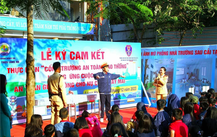Xây dựng mô hình “Cổng trường an toàn giao thông"
