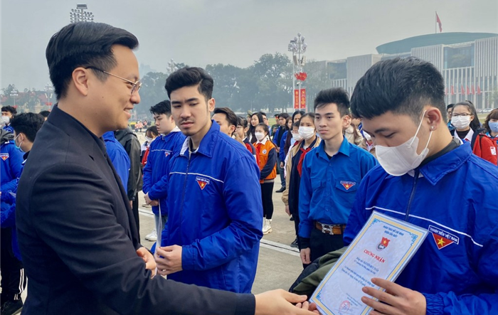 Thanh niên quận Cầu Giấy tình nguyện nhập ngũ báo công dâng Bác