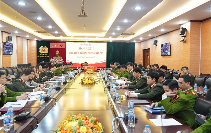 Công an thành phố Hà Nội triển khai thực hiện nghiêm túc công tác xây dựng, hoàn thiện pháp luật