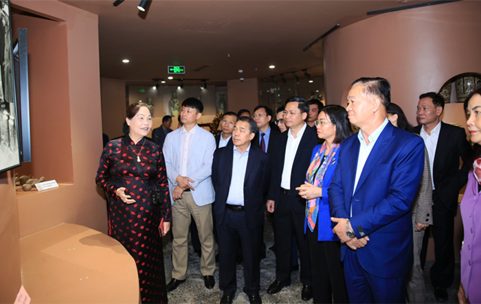 Đoàn cán bộ Văn phòng Trung ương Đảng Nhân dân Cách mạng Lào khảo sát thực tế tại huyện Gia Lâm