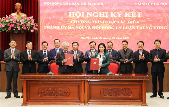 Thành ủy Hà Nội và Hội đồng Lý luận Trung ương  hợp tác thực chất, trọng tâm, trọng điểm 