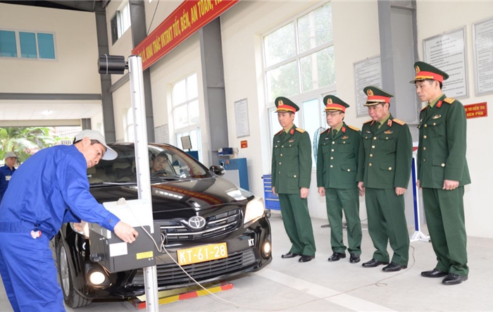 Kiểm tra toàn diện công tác an toàn kỹ thuật và bảo vệ môi trường xe - máy quân sự tại Trạm kiểm định số 02 Bộ Tư lệnh Thủ đô