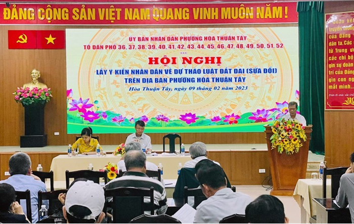 Lợi dụng quyền dân chủ để chống phá chế độ