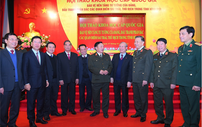 Công tác xây dựng luận cứ khoa học đấu tranh bảo vệ nền tảng tư tưởng của Đảng