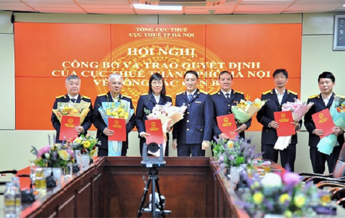 Cục Thuế thành phố công bố Quyết định điều động, bổ nhiệm lãnh đạo cấp Phòng, Chi cục