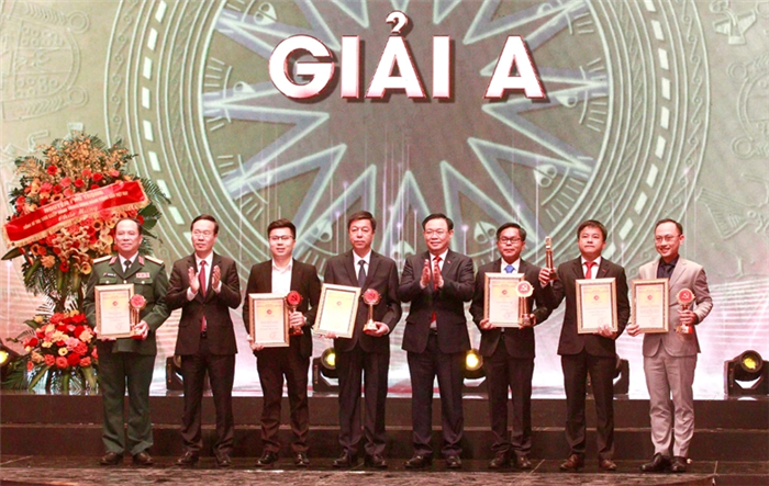 Trao Giải báo chí toàn quốc về xây dựng Đảng lần thứ VII
