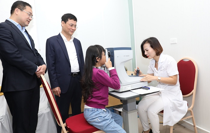 Khám sức khoẻ miễn phí cho 400 người thuộc hộ cận nghèo, bảo trợ xã hội