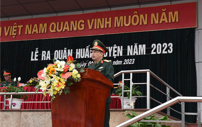Tư lệnh Bộ Tư lệnh Thủ đô dự lễ ra quân huấn luyện năm 2023 tại Trung đoàn Bộ binh 692