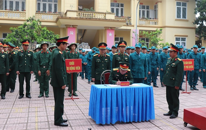 Ban Chỉ huy quân sự huyện Phú Xuyên ra quân huấn luyện năm 2023
