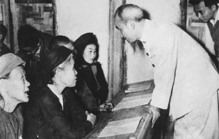 Phát huy vai trò của nhân dân trong xây dựng và phát triển đất nước theo tư tưởng Hồ Chí Minh