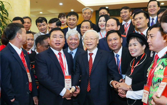 Vận dụng tư tưởng Hồ Chí Minh về đào tạo, cất nhắc cán bộ người dân tộc thiểu số trong giai đoạn hiện nay