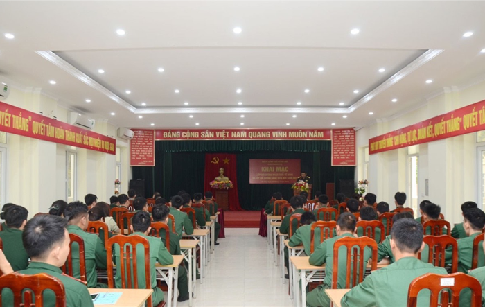 Bồi dưỡng nhận thực về Đảng cho hơn 90 quần chúng và đảng viên mới