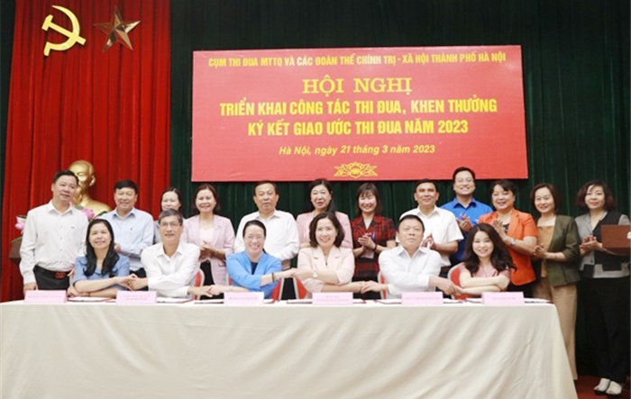 Cụm thi đua Mặt trận Tổ quốc và các tổ chức chính trị - xã hội thành phố ký kết giao ước thi đua năm 2023