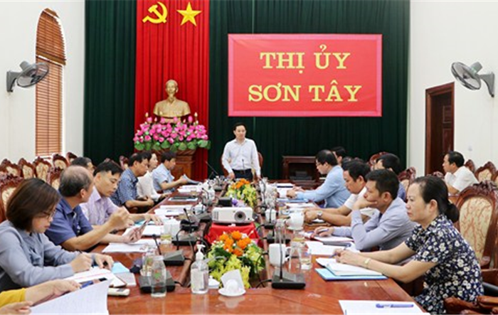 Bí thư Thị uỷ Sơn Tây làm việc với Đảng bộ Khối doanh nghiệp thị xã 