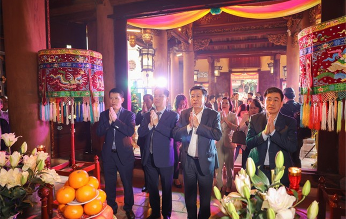 Phó Chủ tịch UBND thành phố Dương Đức Tuấn dự lễ khai hội đền Bạch Mã