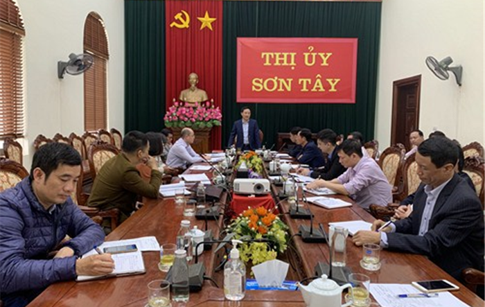 Bí thư Thị uỷ Sơn Tây làm việc với Công ty Cổ phẩn Môi trường và Công trình đô thị