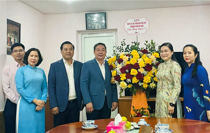 Các nữ hội viên Hội Phụ nữ các cấp đóng góp tích cực vào sự phát triển kinh tế - xã hội của Thủ đô và đất nước