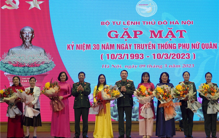 Bộ Tư lệnh Thủ đô Hà Nội gặp mặt kỷ niệm 30 năm Ngày truyền thống Phụ nữ Quân đội