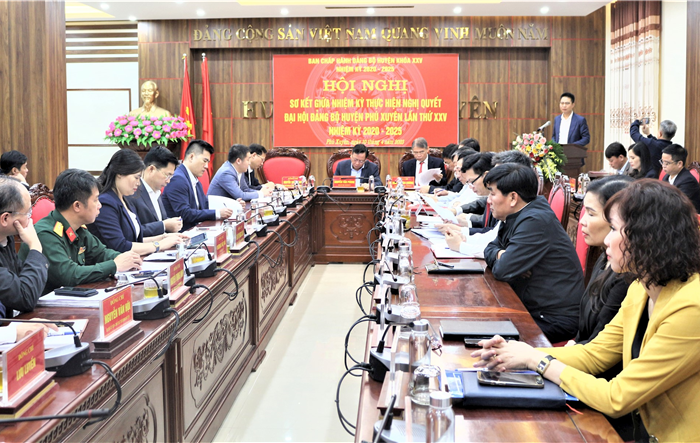 Đầu tư phát triển làng nghề gắn với du lịch địa phương