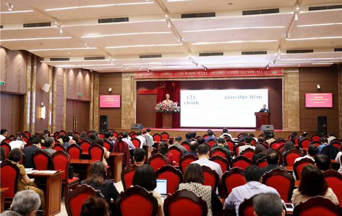 Hội nghị báo cáo viên thành phố tháng 4-2023 