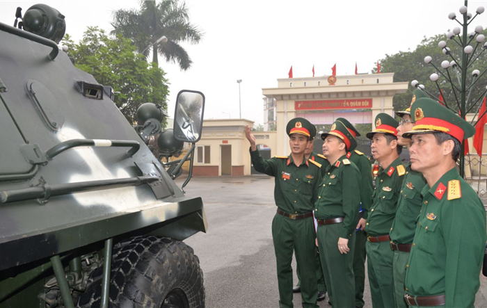 Tư lệnh Bộ Tư lệnh Thủ đô kiểm tra toàn diện các mặt công tác tại Tiểu đoàn Thiết giáp 47