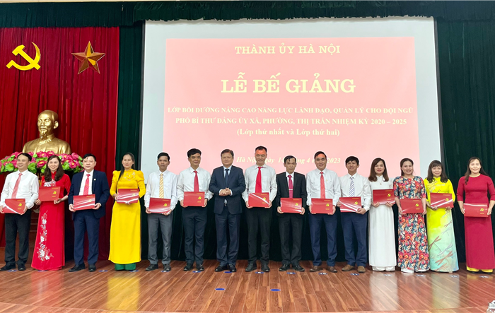 Hơn 200 Phó Bí thư Đảng ủy cấp xã hoàn thành chương trình bồi dưỡng kỹ năng 