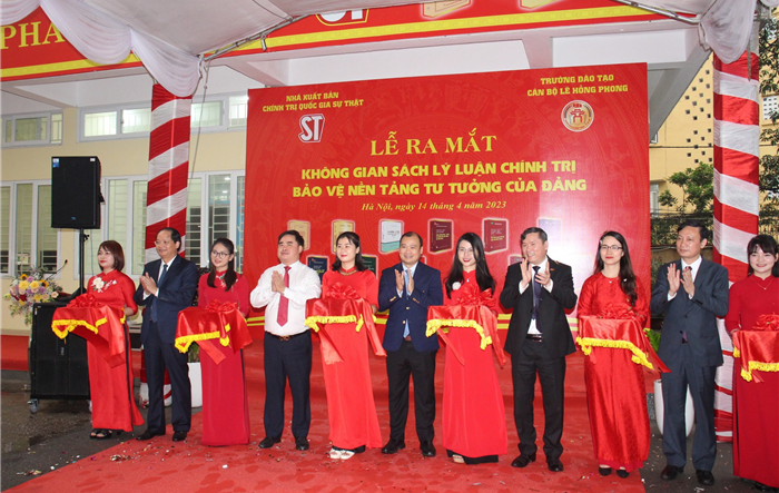 Lễ khai trương “Không gian sách lý luận, chính trị bảo vệ nền tảng tư tưởng của Đảng”