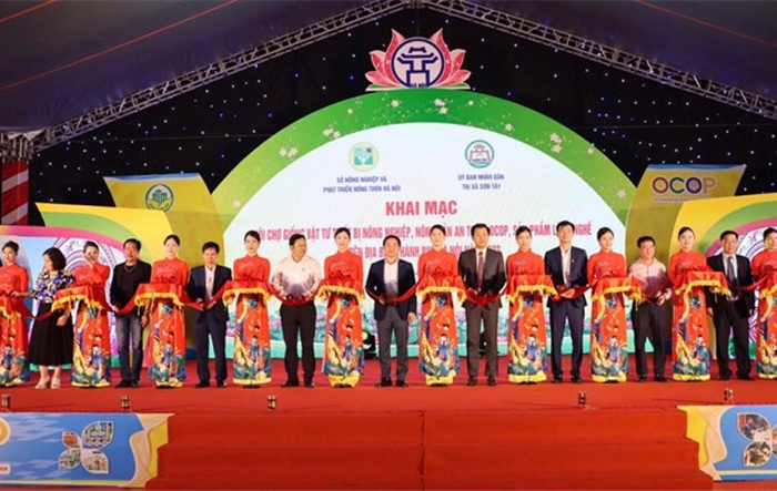 Khai mạc Hội chợ giống, vật tư thiết bị nông nghiệp, nông sản an toàn, sản phẩm OCOP, làng nghề Hà Nội