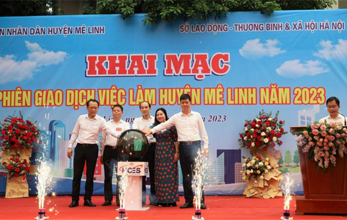 Khai mạc Phiên giao dịch việc làm lưu động huyện Mê Linh năm 2023
