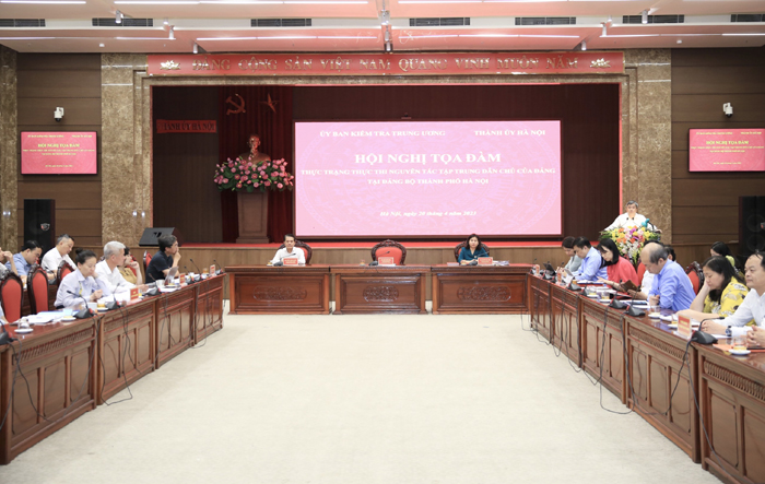 Mở rộng dân chủ đi cùng với củng cố, tăng cường kỷ luật, kỷ cương