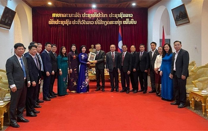 Đoàn đại biểu thành phố Hà Nội thăm và làm việc tại Luông Phra Băng và kết thúc tốt đẹp chuyến công tác tại Lào