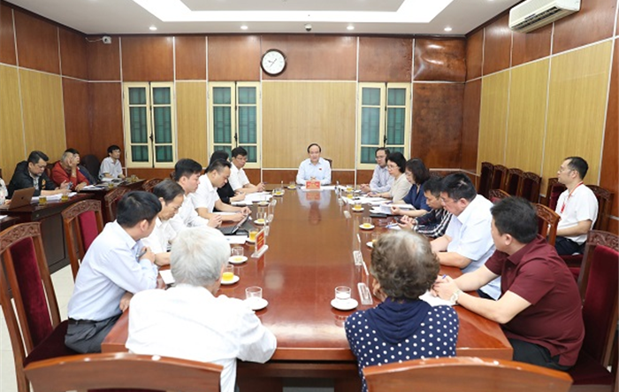 Chủ tịch HĐND thành phố Nguyễn Ngọc Tuấn tiếp công dân theo vụ việc