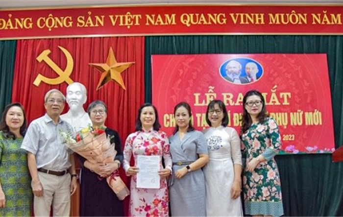 Lễ công bố Quyết định thành lập và ra mắt Chi bộ Tạp chí điện tử Phụ nữ mới