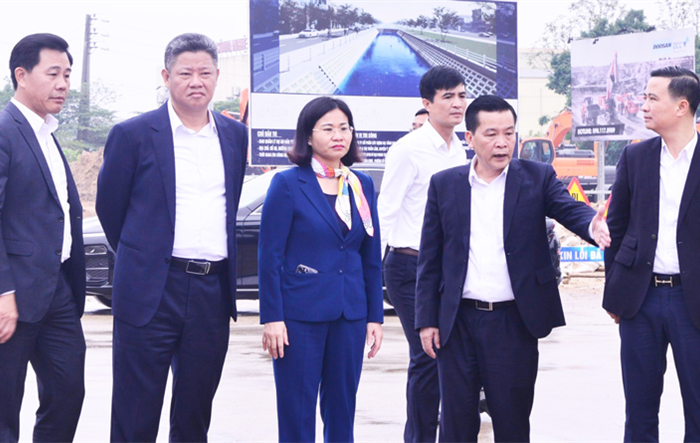 Phấn đấu hết năm 2023, ít nhất có 2/5 huyện thành quận
