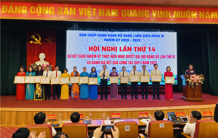 Quận ủy Long Biên sơ kết giữa nhiệm kỳ thực hiện Nghị quyết Đại hội lần thứ IV Đảng bộ quận nhiệm kỳ 2020 - 2025