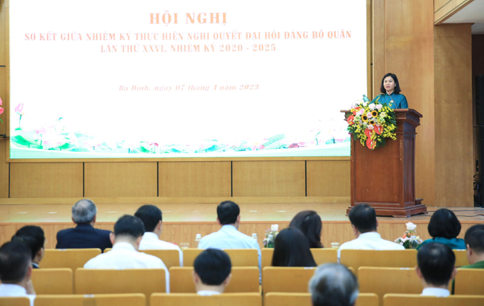 Đẩy mạnh cải cách hành chính, nâng cao hiệu lực, hiệu quả quản lý từ quận đến phường