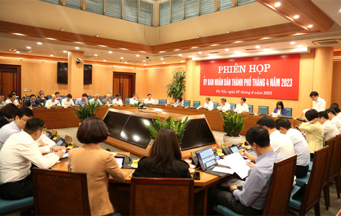 Tập thể UBND thành phố họp phiên thường kỳ tháng 4-2023