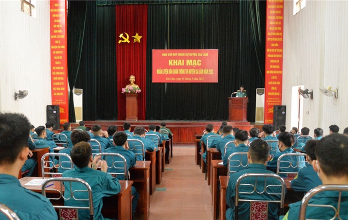 Huyện Gia Lâm khai mạc huấn luyện dân quân thông tin huyện năm 2023