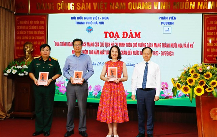 Tọa đàm “Quá trình hoạt động cách mạng của Chủ tịch Hồ Chí Minh trên quê hương Cách mạng Tháng Mười Nga và ở K9”