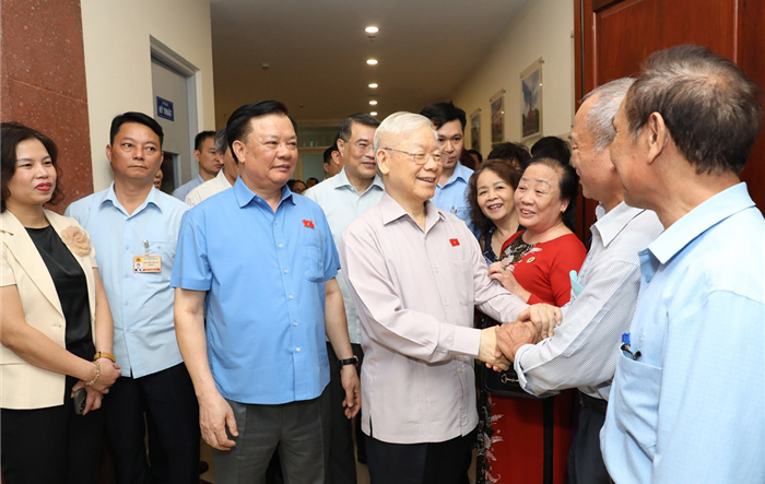 Tự hào về Thủ đô để gương mẫu, đi đầu trong xây dựng, phát triển
