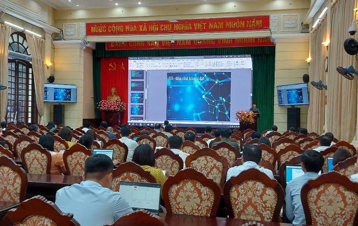 Gần 150 đồng chí bí thư, phó bí thư cấp ủy cơ sở tham gia tập huấn hướng dẫn cài đặt và sử dụng phần mềm “Điều hành tác nghiệp quản lý đảng viên”